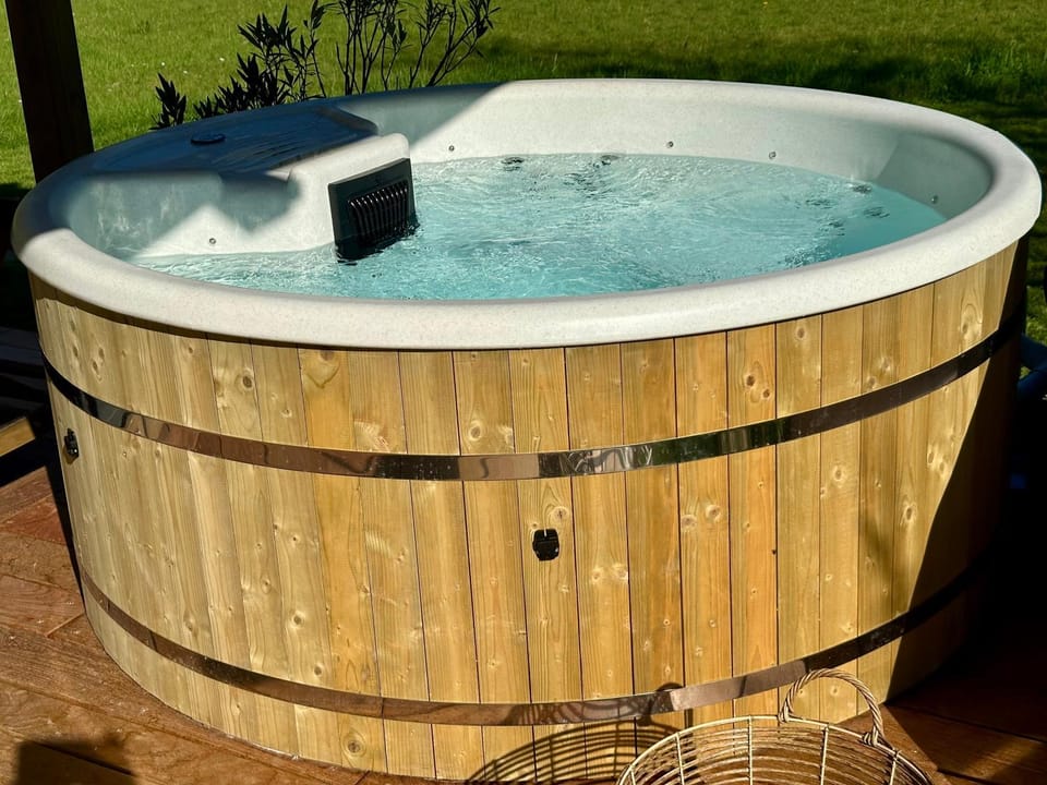Hot Tub, Spa and wellness centre/facilities