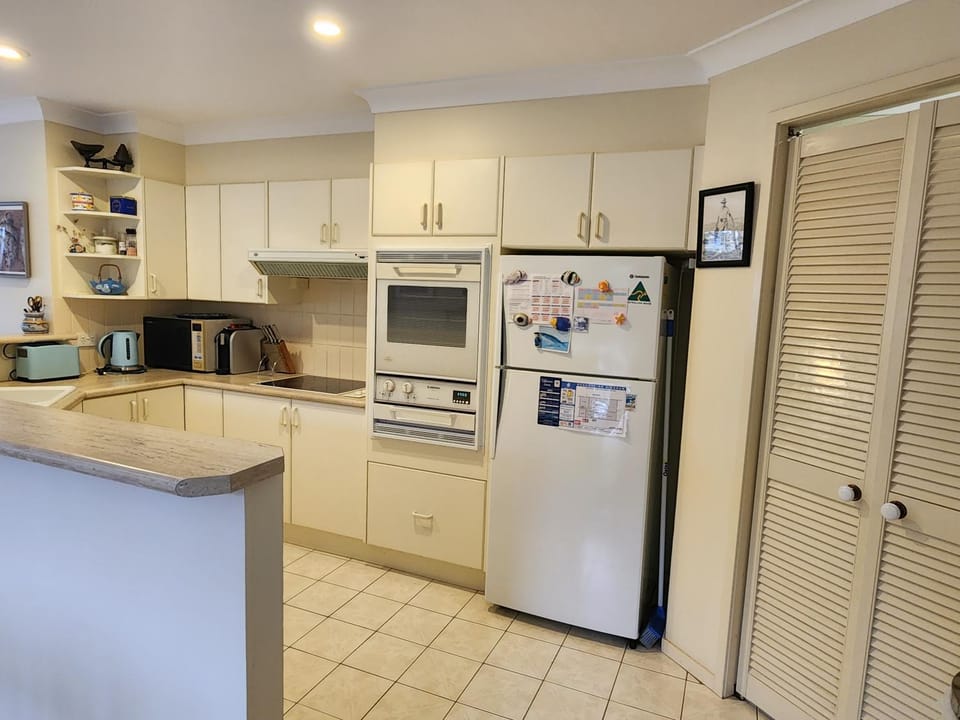 Kitchen or kitchenette, kitchen, kitchen
