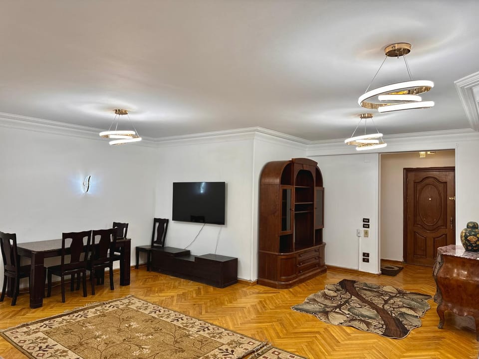 Communal lounge/ TV room, TV and multimedia, Living room, Seating area, Dining area, Evening entertainment