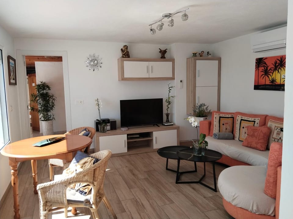 Living room, Lounge or bar