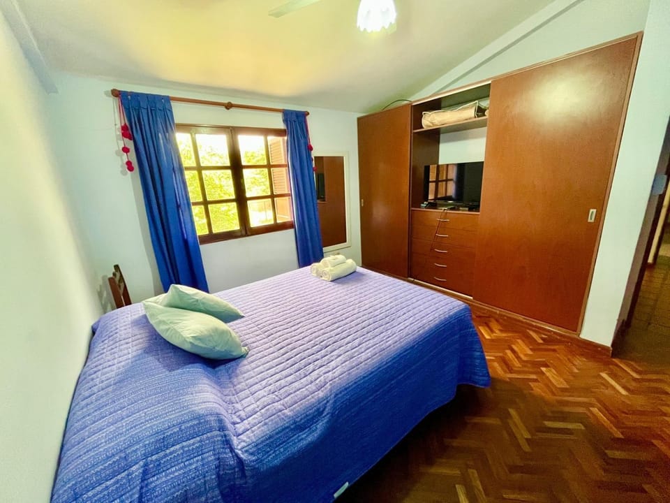 Bed, TV and multimedia, Photo of the whole room, Bedroom, wardrobe