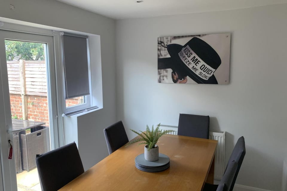 House - Sleeps 5 - Pet friendly - Garden - Parking House in Lytham St Annes