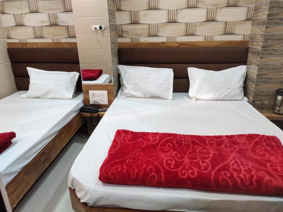 Hotel Al Sharif Manzil 90 Mtrs from Dargah Hotel in Rajasthan
