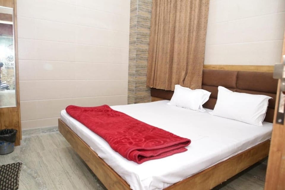 Hotel Al Sharif Manzil 90 Mtrs from Dargah Hotel in Rajasthan