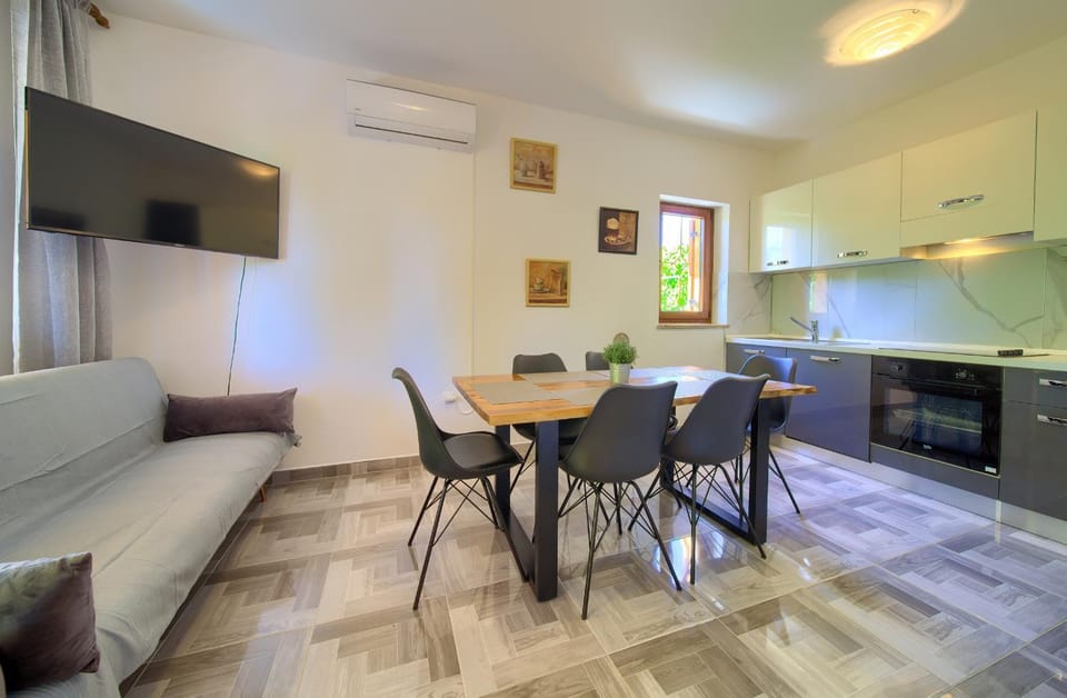 Living room, kitchen