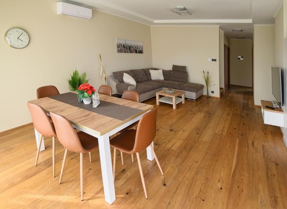 ABG House Ecser Apartment in Budapest