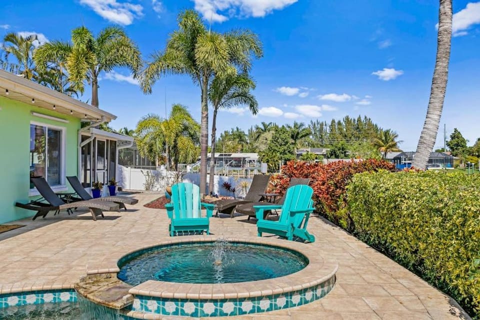 The Sapphire Sea Star House in Cortez