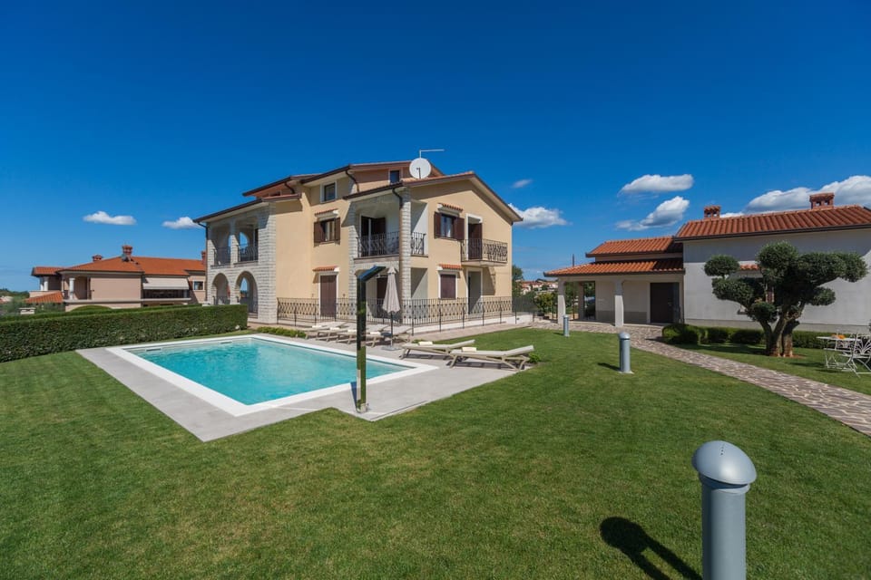 Property building, Swimming pool