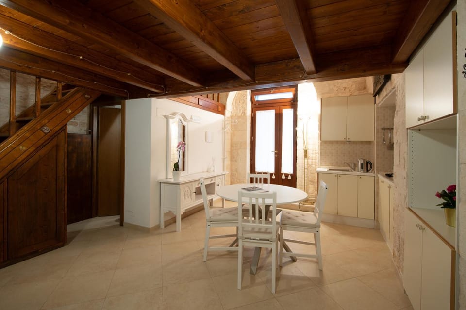 Seating area, Communal kitchen