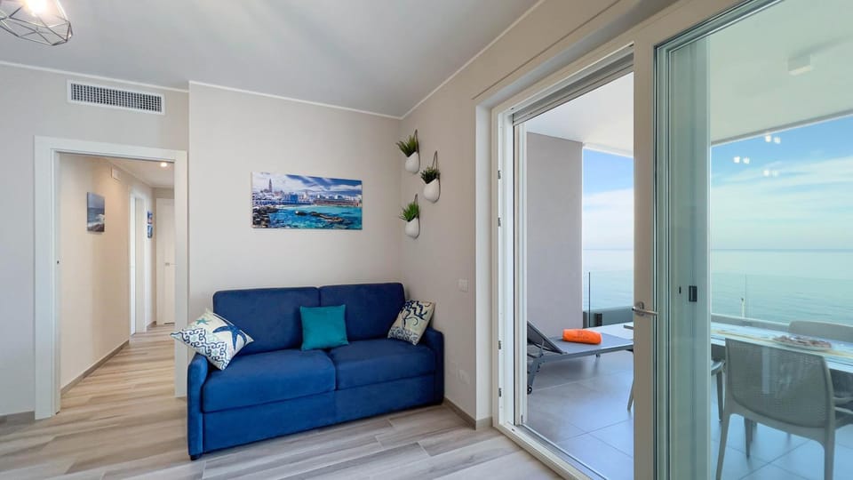 Living room, Sea view