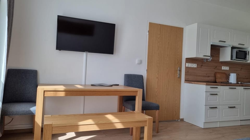 TV and multimedia, Dining area