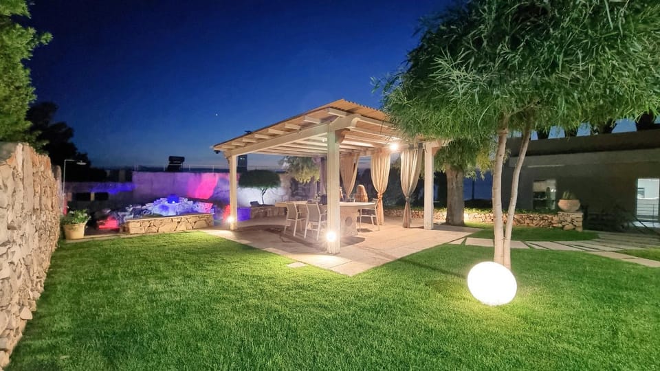 Patio, Garden, Swimming pool