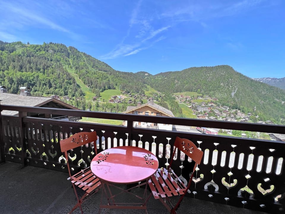 Day, Natural landscape, View (from property/room), Balcony/Terrace, Dining area, Mountain view