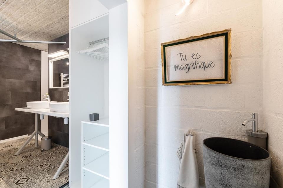 Toilet, Bathroom, storage