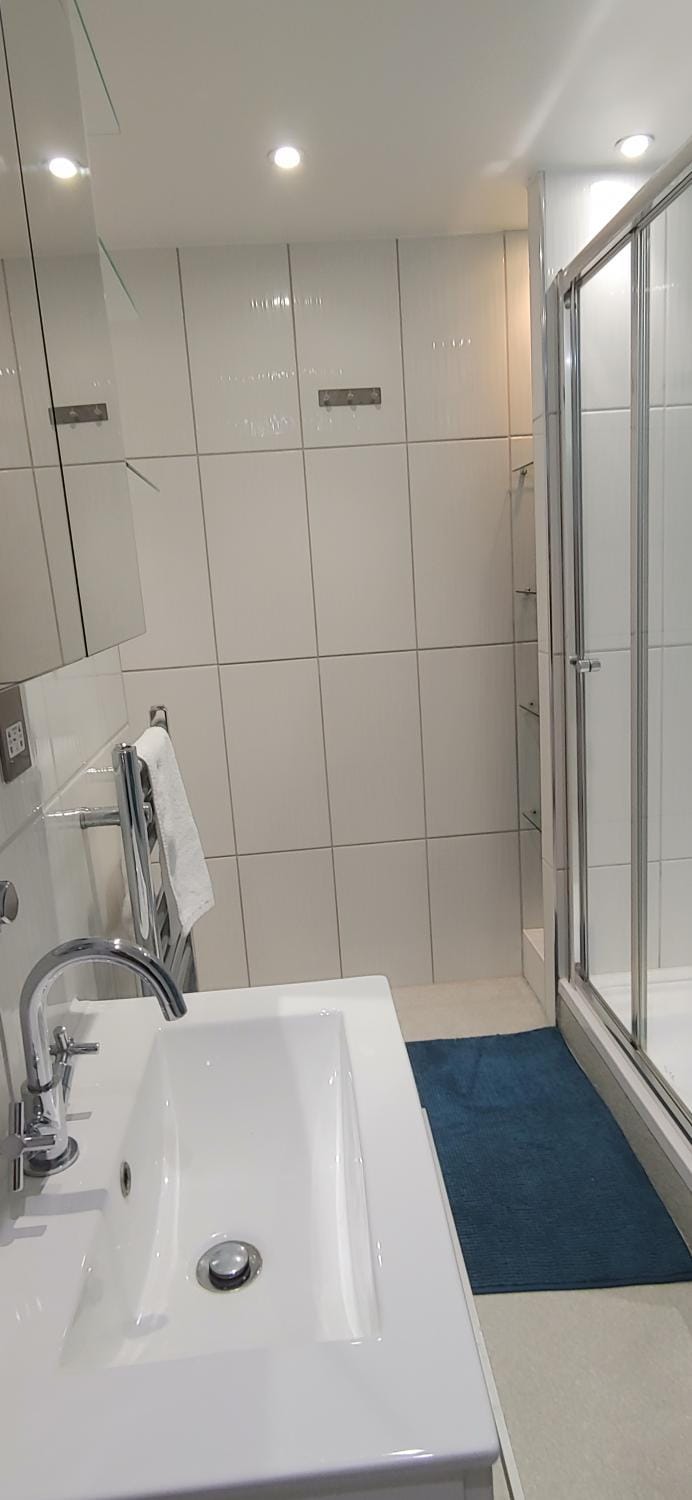 Comfortable Room With Ensuite Bed and Breakfast in London Borough of Southwark