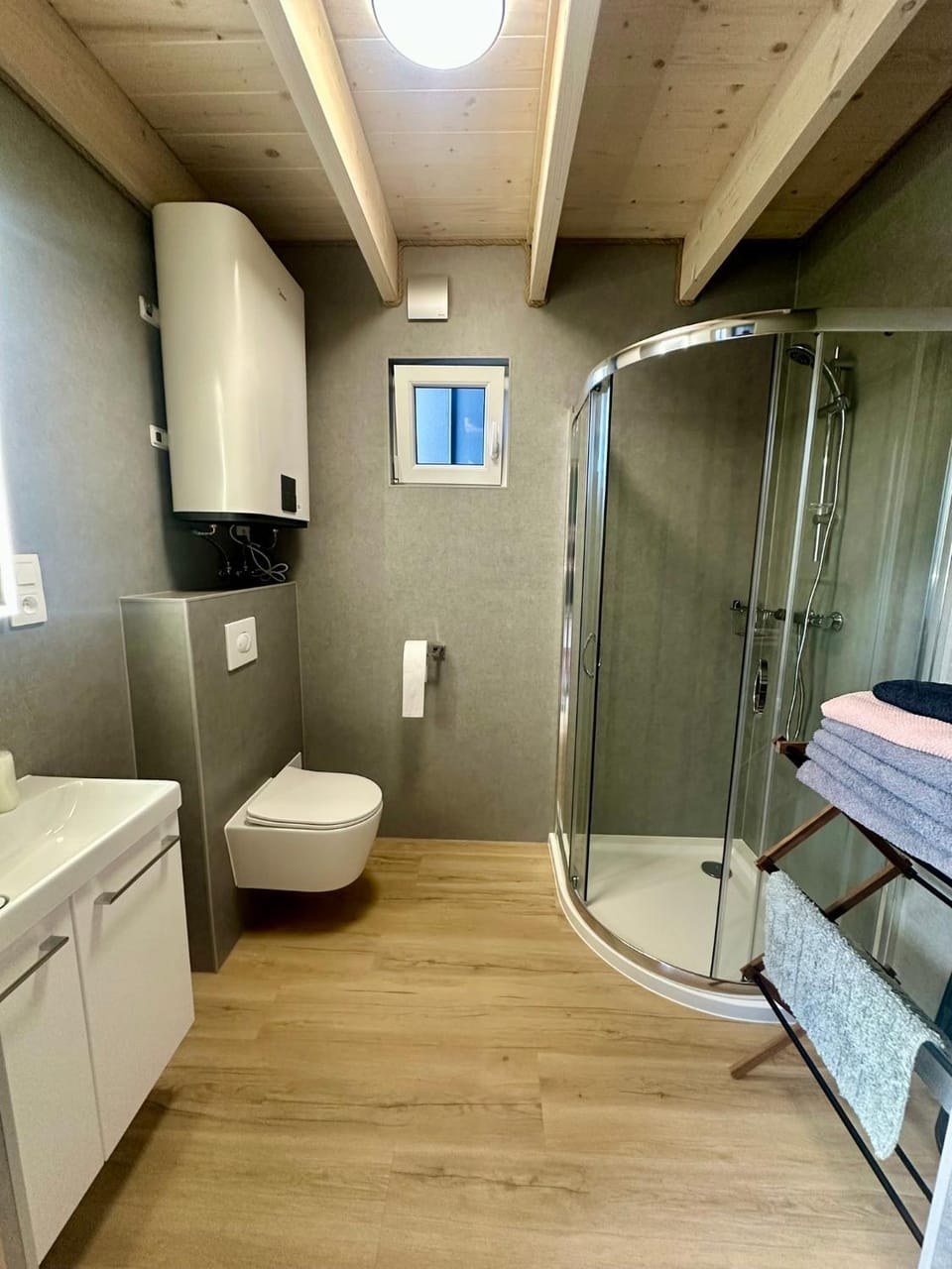 Shower, Bathroom, towels