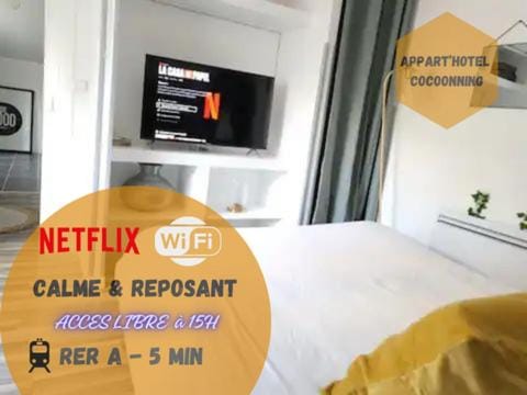 Bed, TV and multimedia, Bedroom