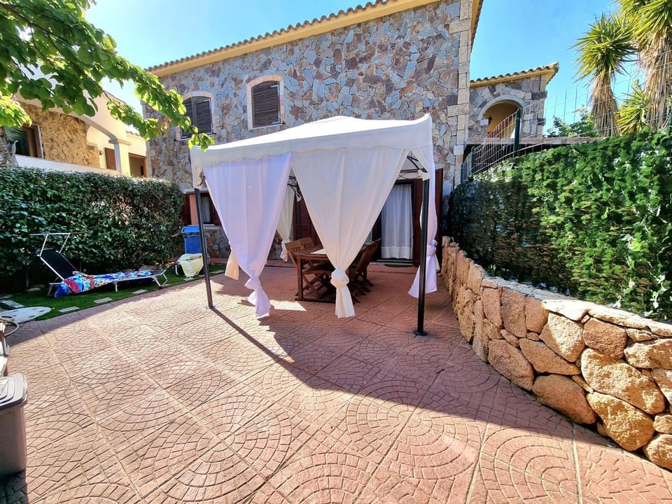 Property building, Patio, Garden