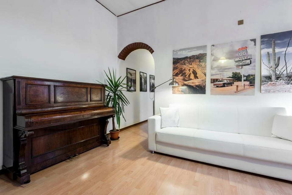 Happy & Beautiful Flat in Central Milan Apartment in Milan