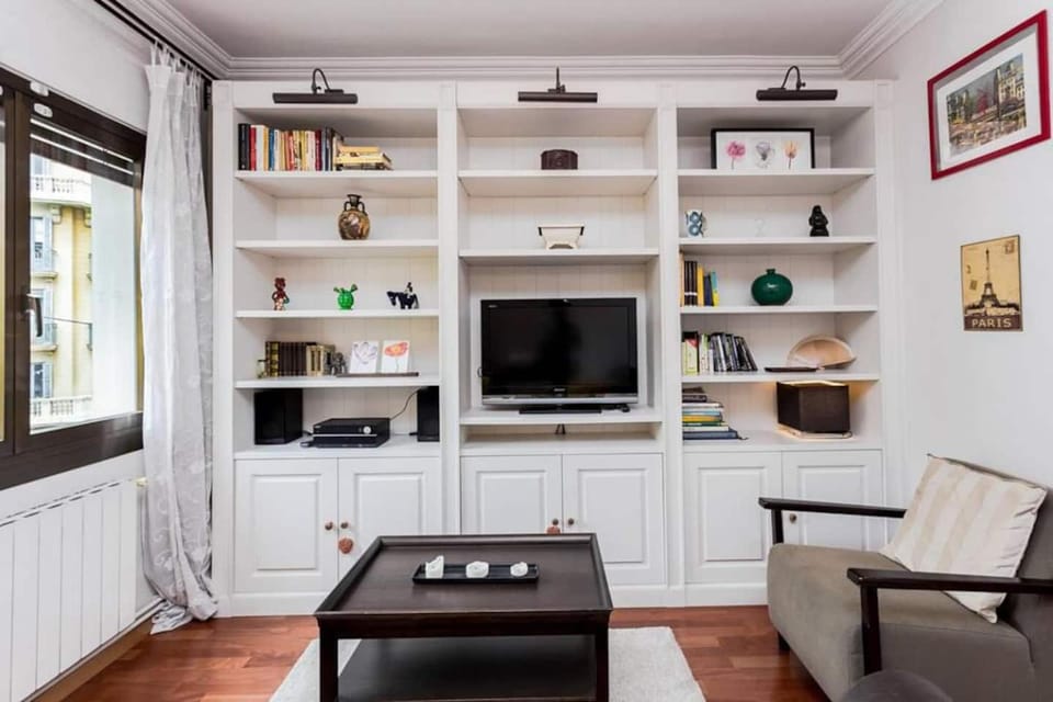 Central 2 Bedroom By Sagrada Familia Apartment in Barcelona