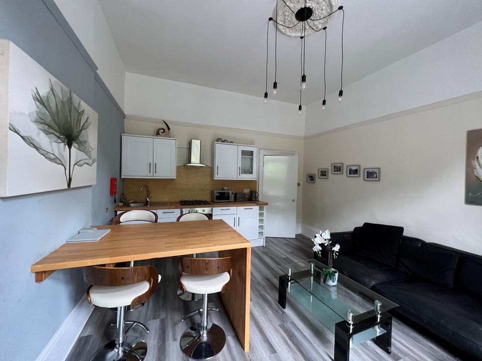 Dining area, kitchen