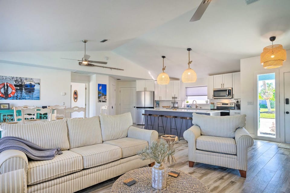 Swim, Fish & Boat: Beachy Home in Cape Coral! House in Cape Coral