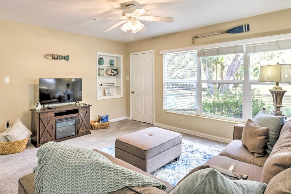 < 1 Mi to Lake Weir: Quiet Summerfield Getaway House in Lake Weir