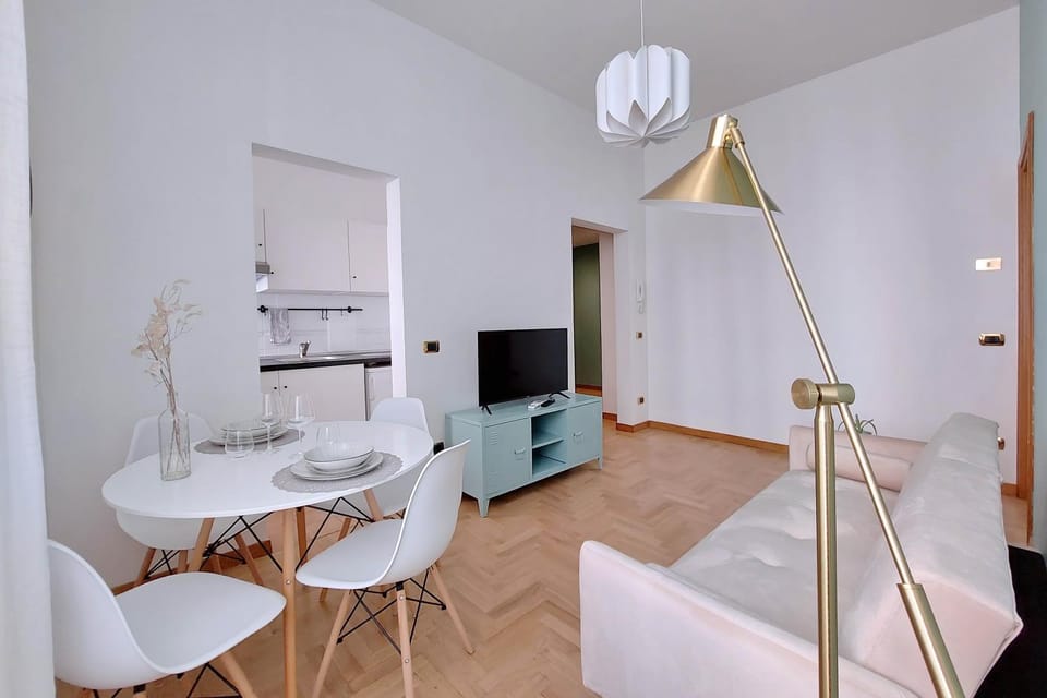 Communal lounge/ TV room, Living room, Dining area