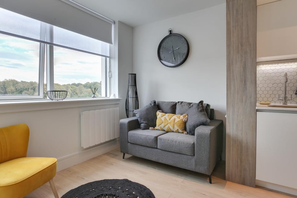 Kings Road Apartments Apartment in Brentwood