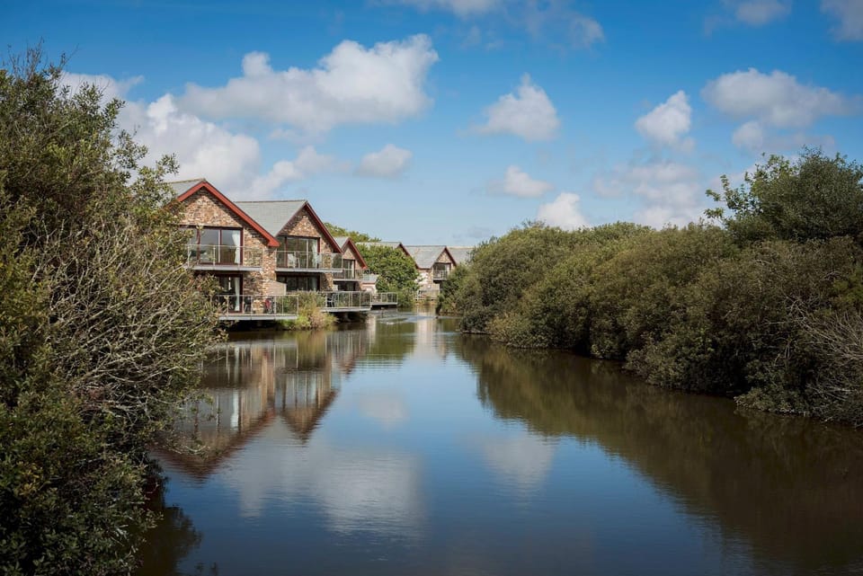 Property building, Day, Natural landscape, Other, Lake view, River view