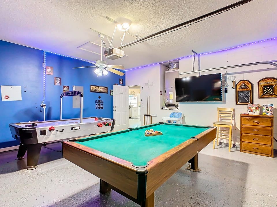Private pool & spa w game room near Disney Villa in Four Corners