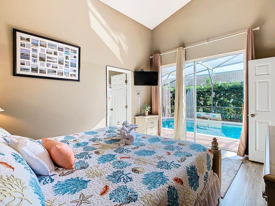 Private pool & spa w game room near Disney Villa in Four Corners