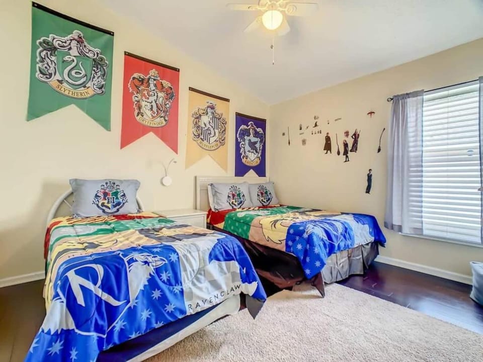 Themed villa w pool, hot tub & game room House in Four Corners