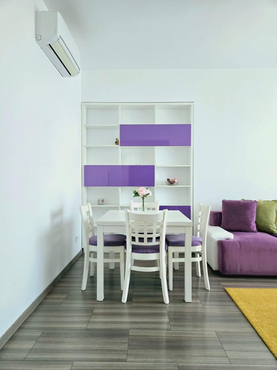 Living room, Dining area, air conditioner