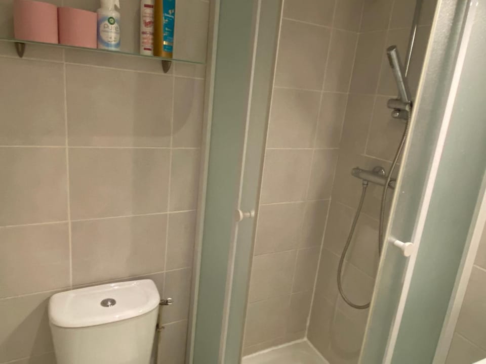 Studio centre ville avec ascenseur 3min des thermes Apartment in Aix-les-Bains