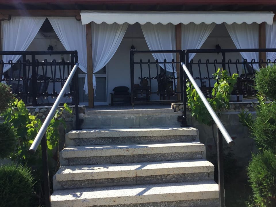 Property building, Garden, Garden view