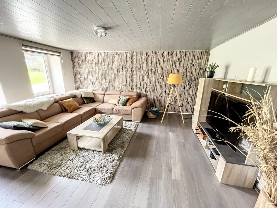 Communal lounge/ TV room, TV and multimedia, Living room