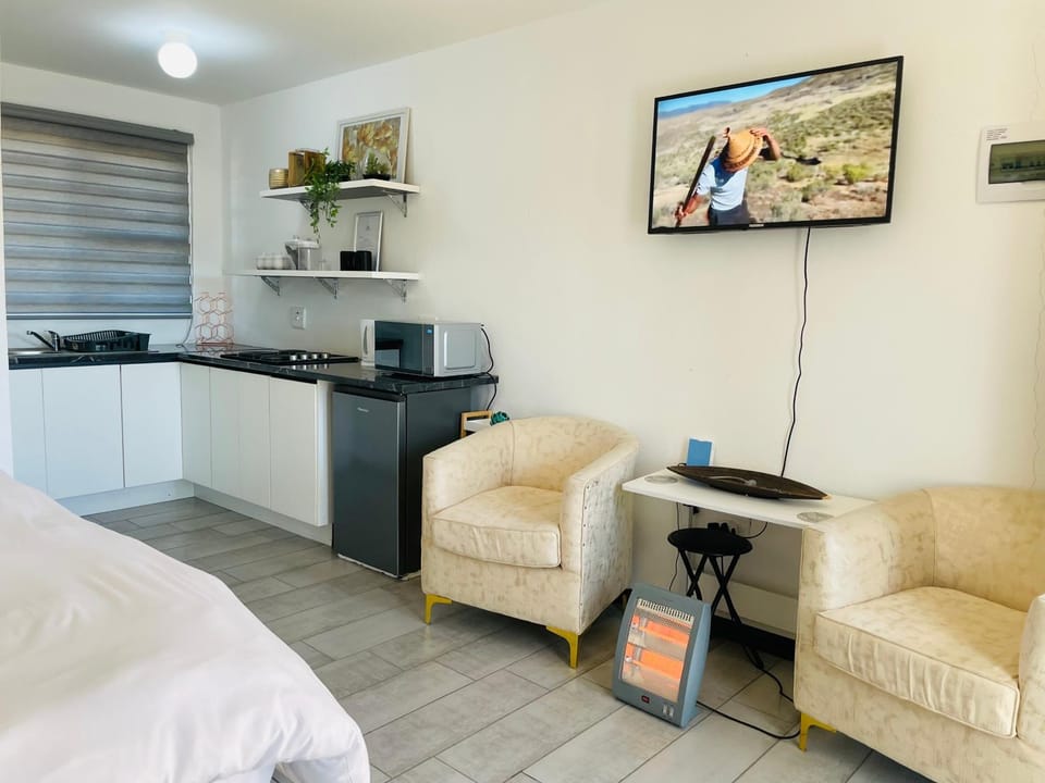 TV and multimedia, Kitchen or kitchenette, Seating area, minibar