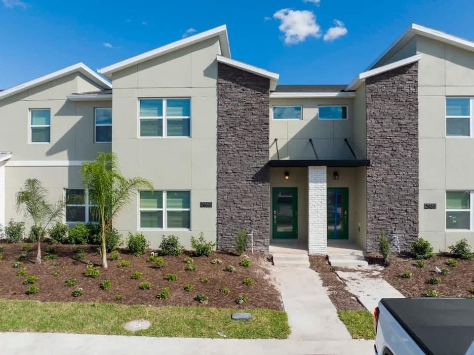 Gorgeous 4 Bd w/ Pool Close to Disney @ Storey Lake 2963 House in Kissimmee