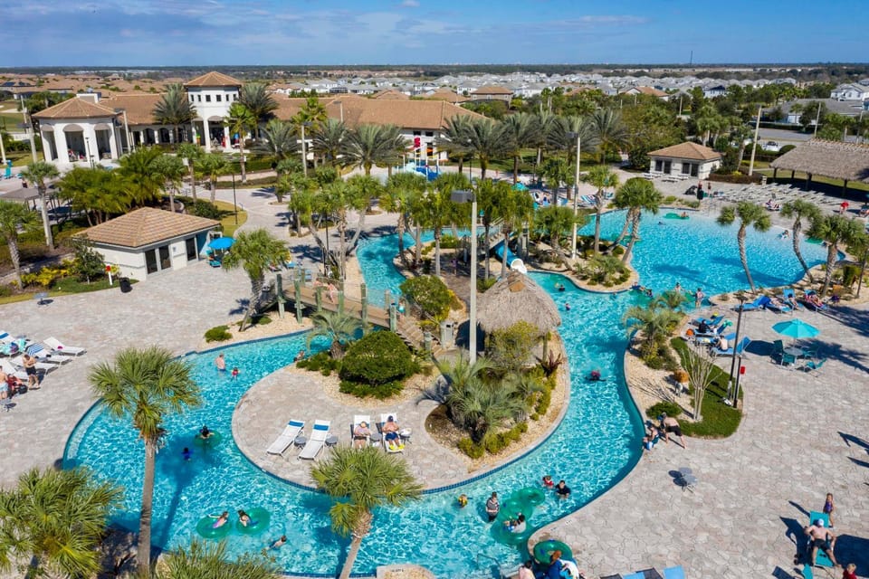 Stunning 4 Bd w/ Pool Close to Disney @ Champions Gate 990 House in Four Corners