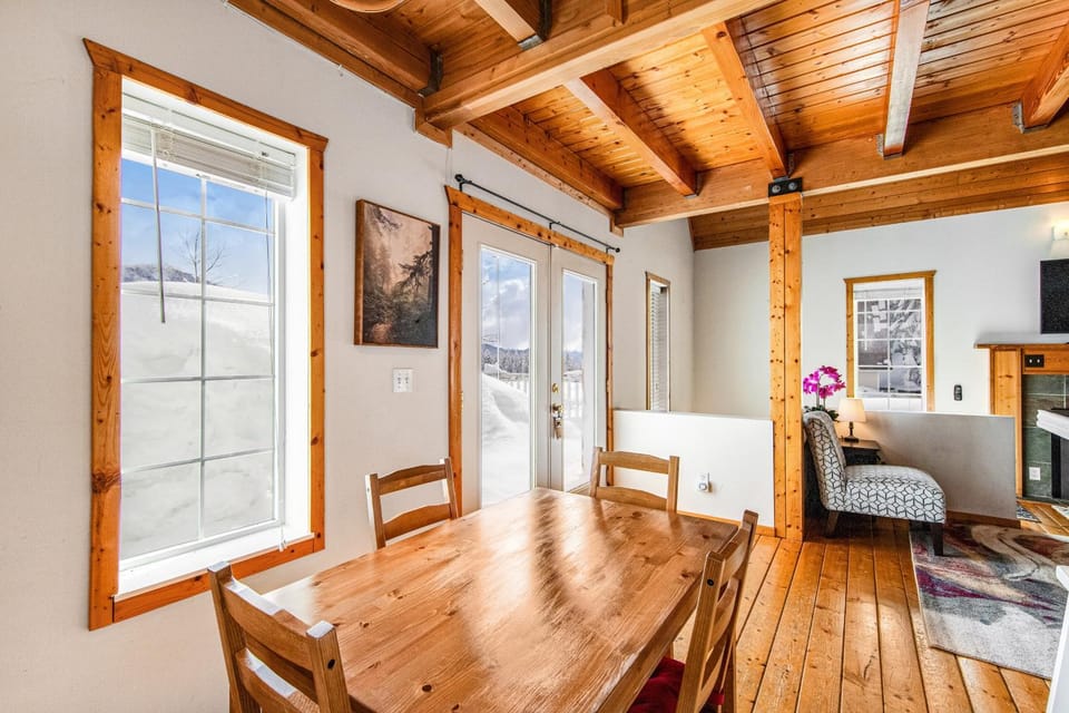 Summit Chalet House in Snoqualmie Pass