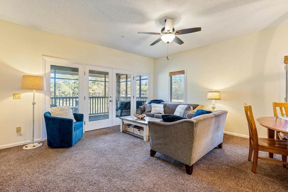 Beaches and Birdies House in Little River