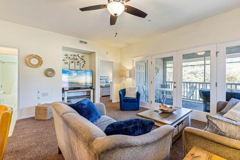 Beaches and Birdies House in Little River