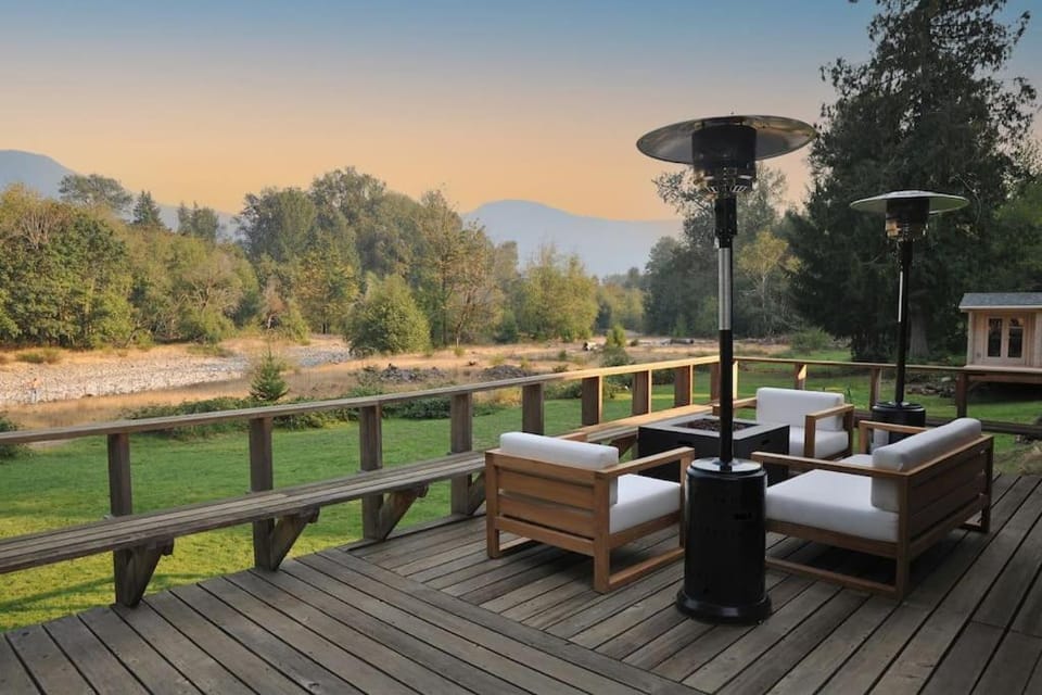 Patio, Natural landscape, Garden view, Mountain view