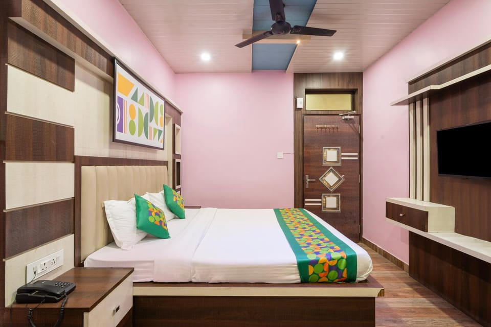 Treebo Saumendra Residency Hotel in Varanasi