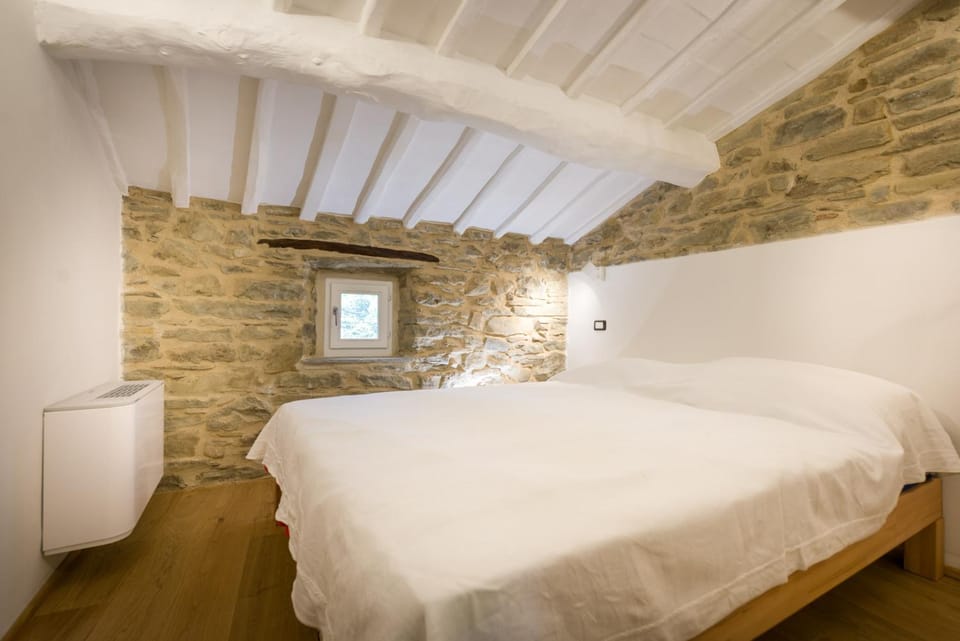 fringuello - Mandorlo House in Umbria