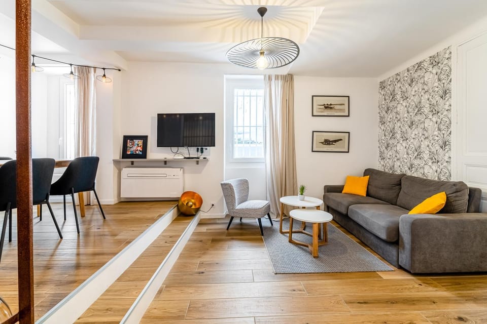 Plein centre avec "PARKING PRIVE" Apartment in Cassis