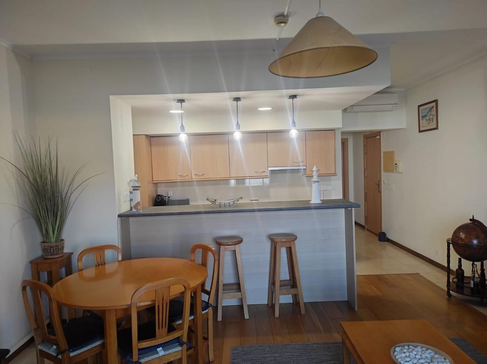 Kitchen or kitchenette, Dining area, stove