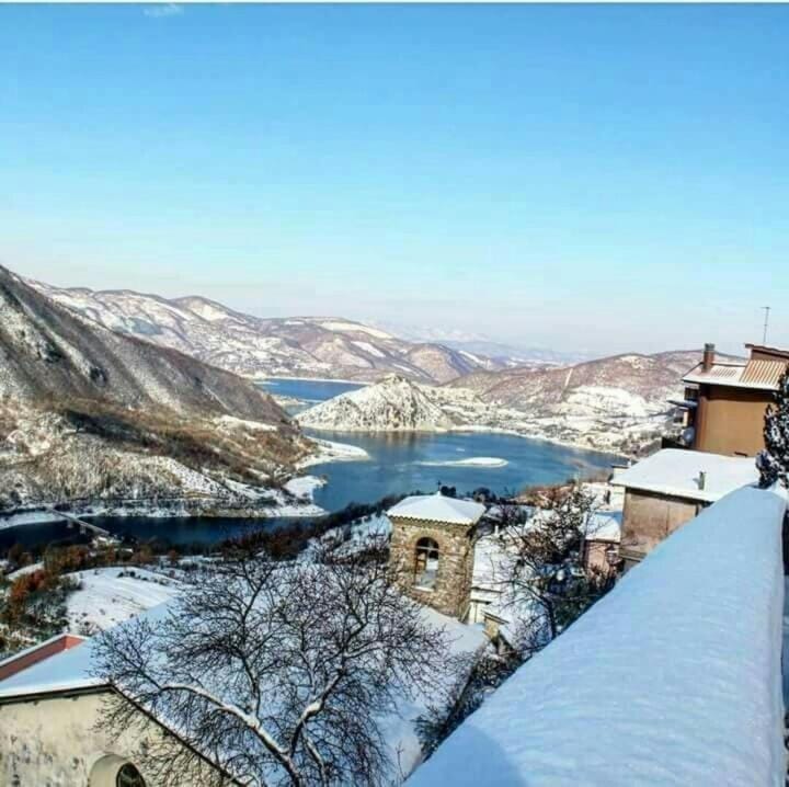 Winter, Lake view