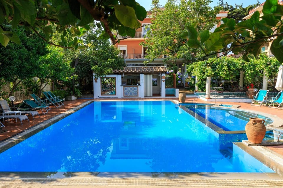 Garden, Swimming pool